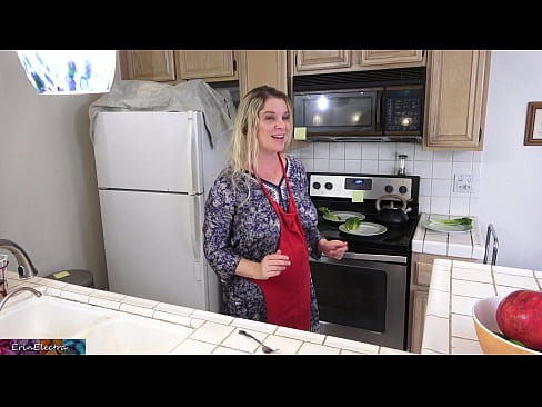 ❤️ Belle-mère qui le traie dans la cuisine avant son rendez-vous. ❤ Porno de qualité at porn fr.passionateembracespotlight.ru ☑